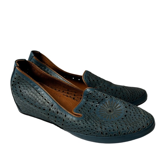 Spring Step Women’s Blue Perforated Leather Hidden Heels Wedges US 8.5 EU - Picture 8 of 11